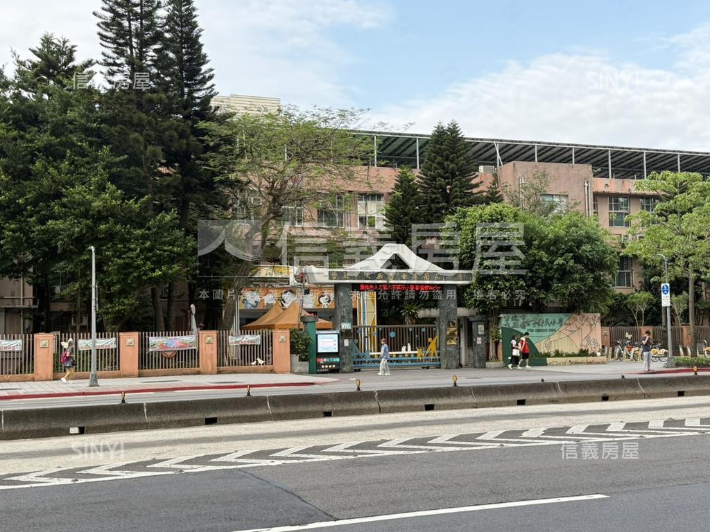 大安ＭＯＮＥＹ前棟高樓房屋室內格局與周邊環境