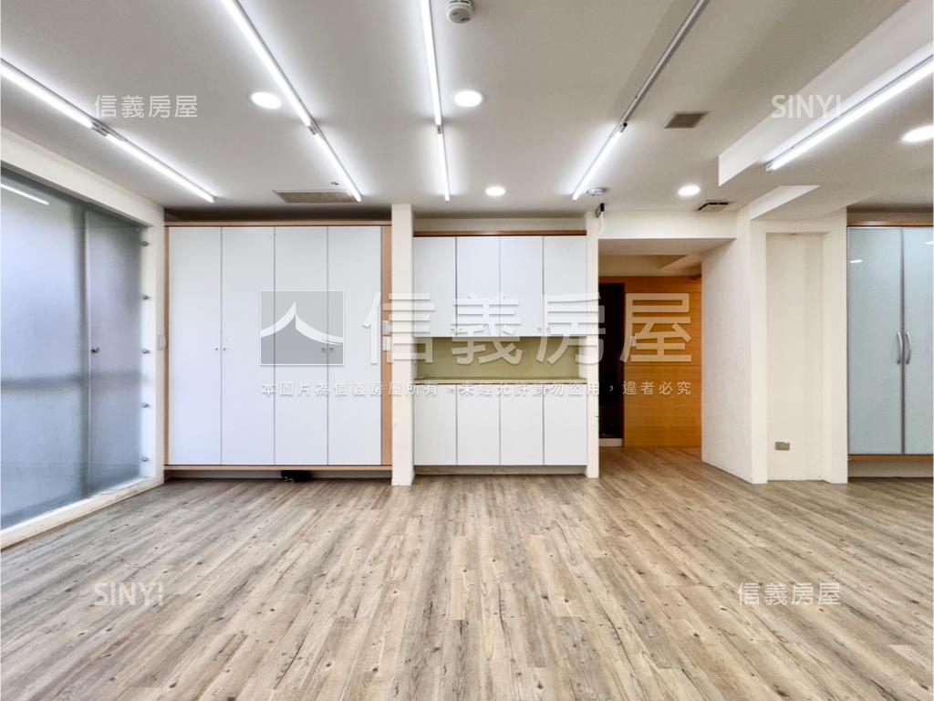 河堤明仁路顯眼金店面房屋室內格局與周邊環境