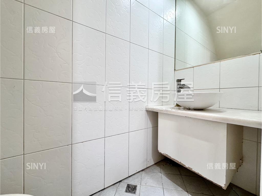 河堤明仁路顯眼金店面房屋室內格局與周邊環境