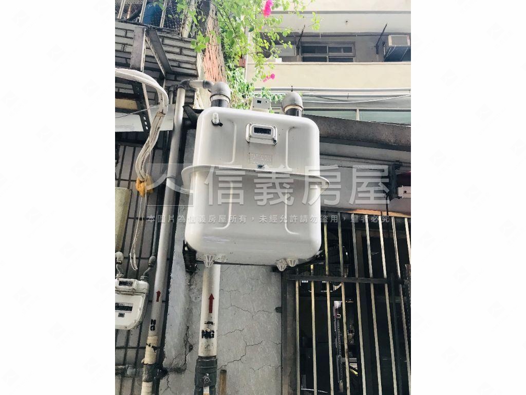 港墘人流金店面房屋室內格局與周邊環境