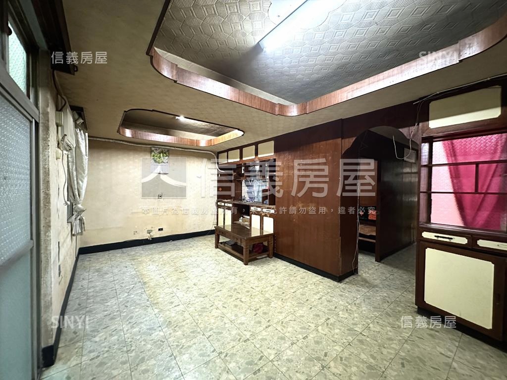 忠孝路免爬高二樓房屋室內格局與周邊環境