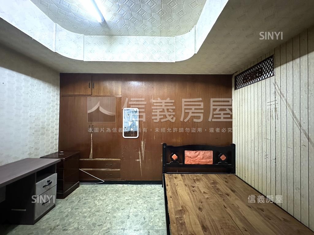 忠孝路免爬高二樓房屋室內格局與周邊環境