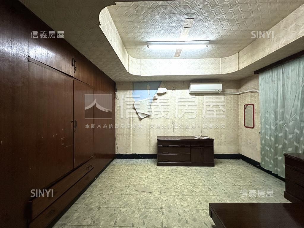 忠孝路免爬高二樓房屋室內格局與周邊環境