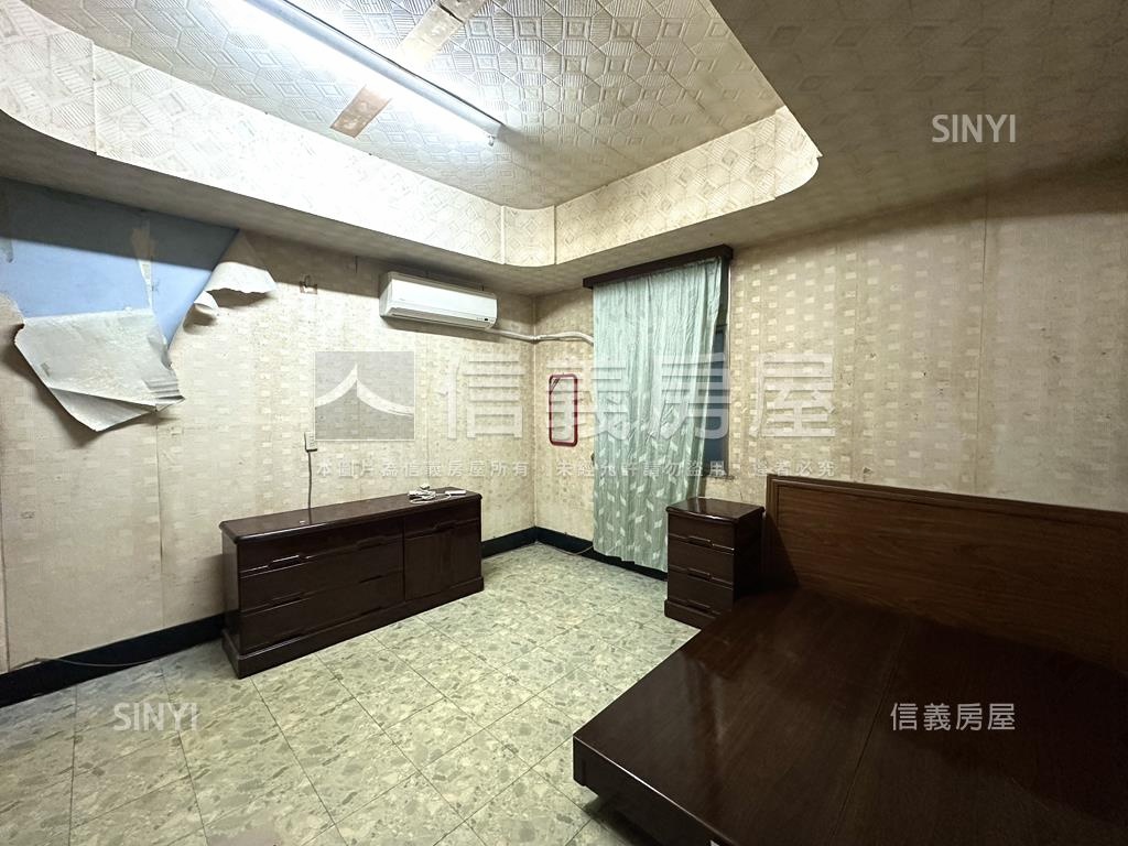 忠孝路免爬高二樓房屋室內格局與周邊環境