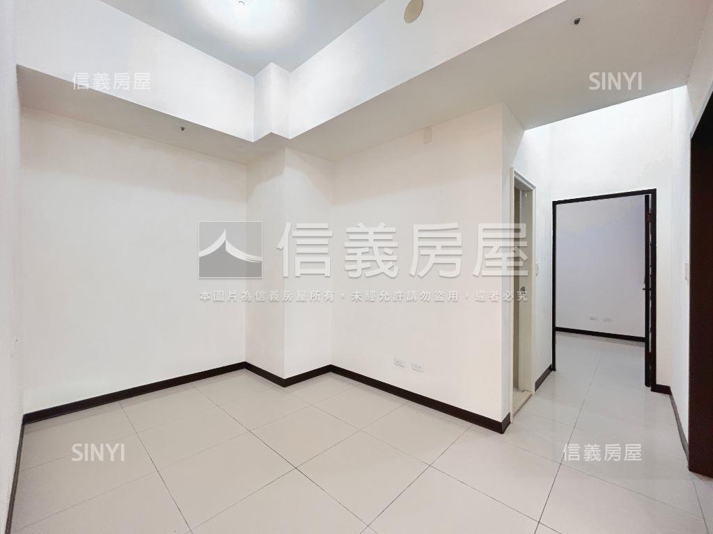 皇翔面文青大二房車位房屋室內格局與周邊環境