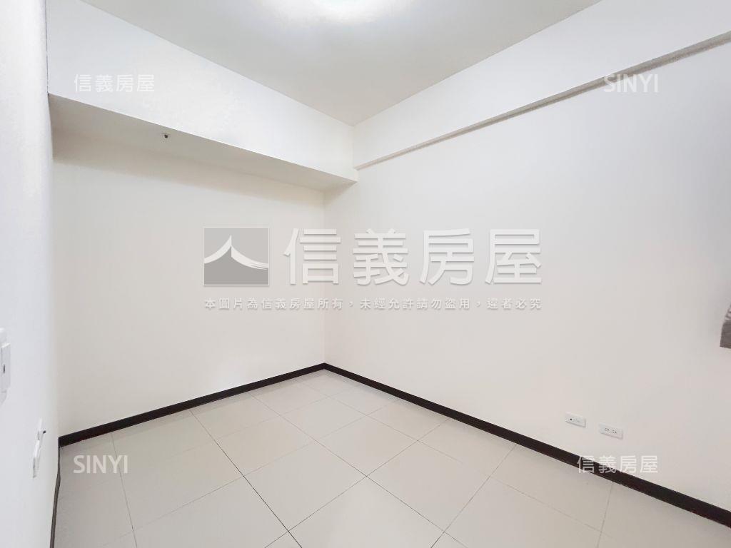 皇翔面文青大二房車位房屋室內格局與周邊環境