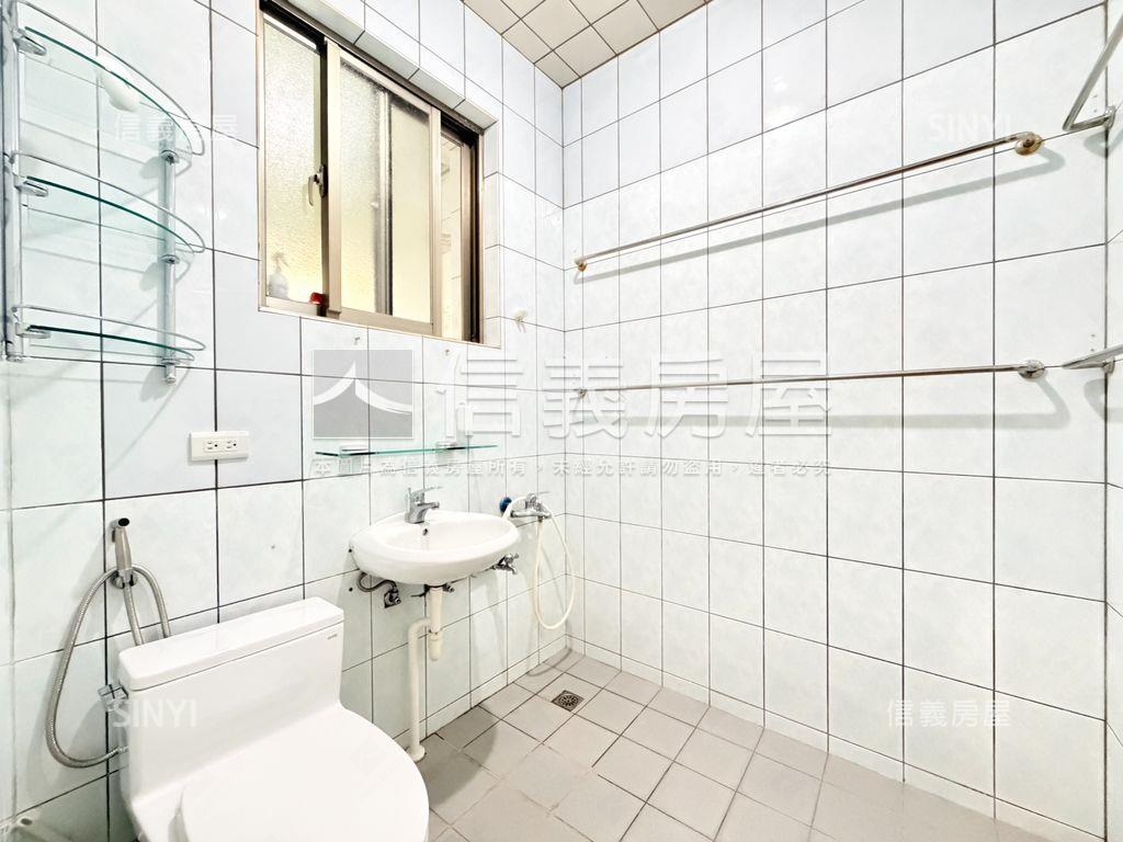 三民高中前後陽台邊間三樓房屋室內格局與周邊環境