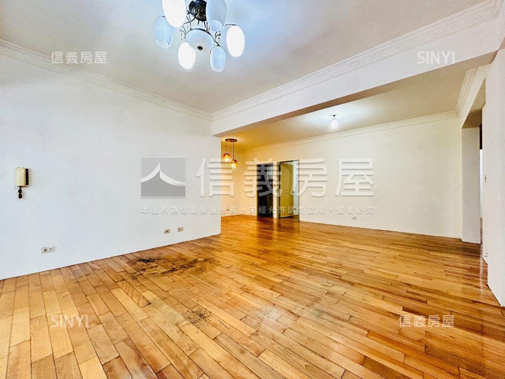 近捷運４房美寓房屋室內格局與周邊環境