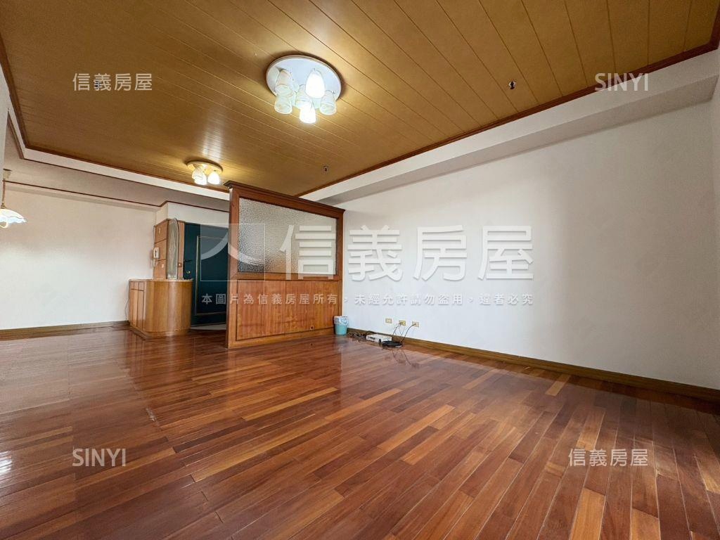崇明天廈標準四房車位房屋室內格局與周邊環境