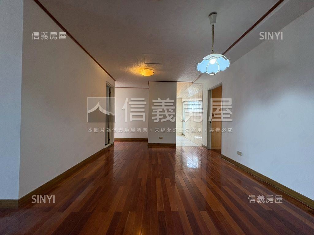 崇明天廈標準四房車位房屋室內格局與周邊環境