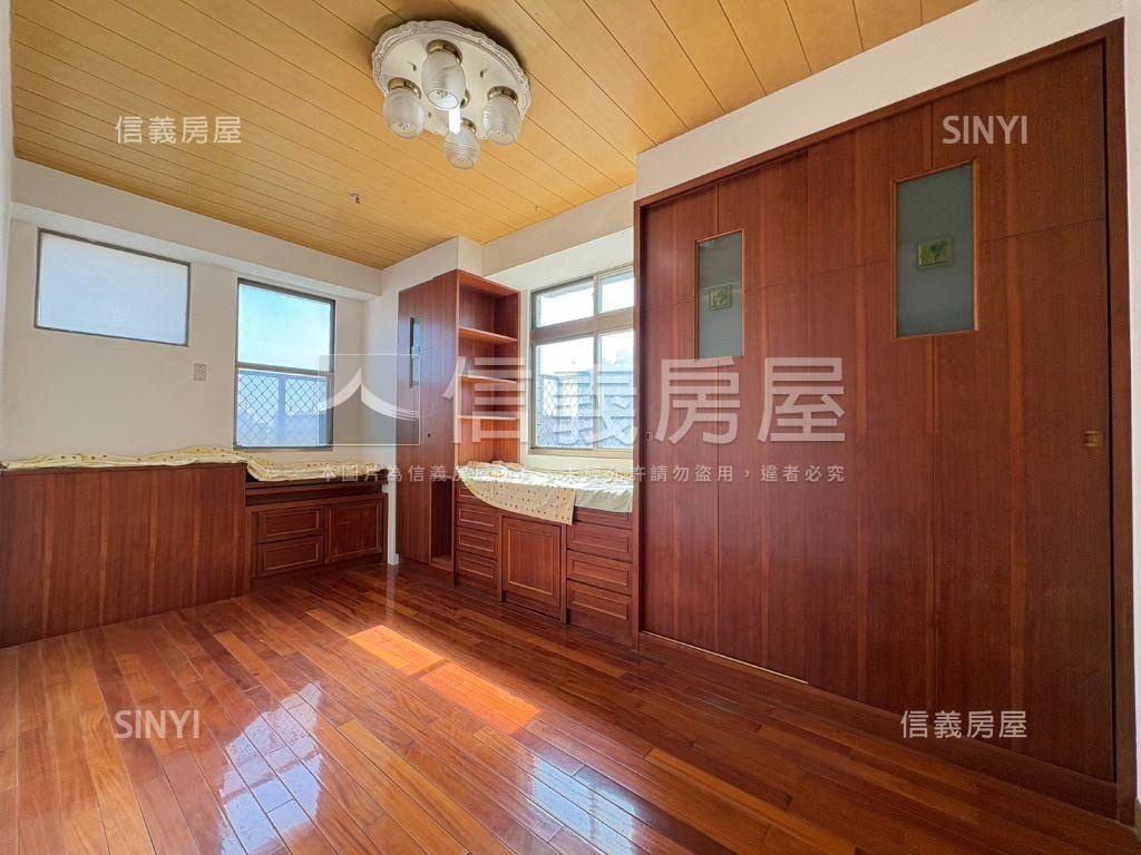 崇明天廈標準四房車位房屋室內格局與周邊環境