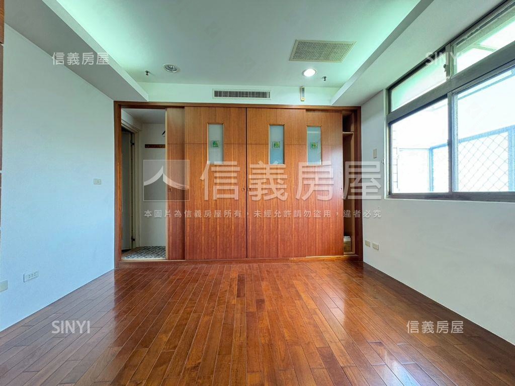 崇明天廈標準四房車位房屋室內格局與周邊環境