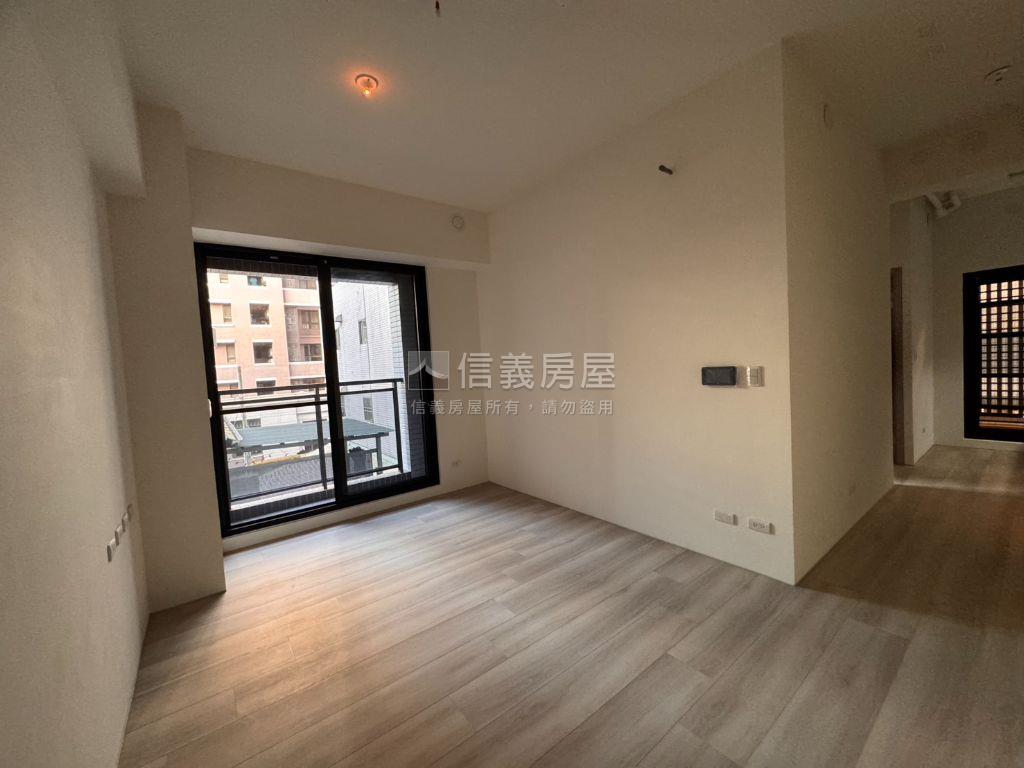 ＤＥ左岸２房車位全新交屋房屋室內格局與周邊環境