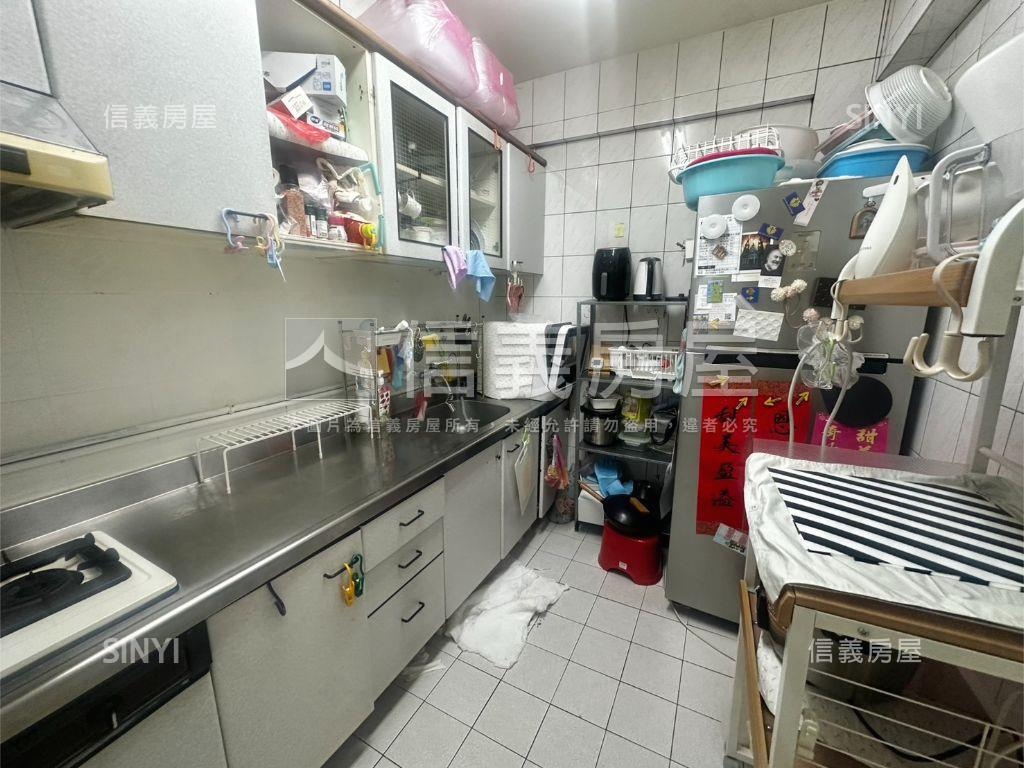 近區公所捷運美宅房屋室內格局與周邊環境