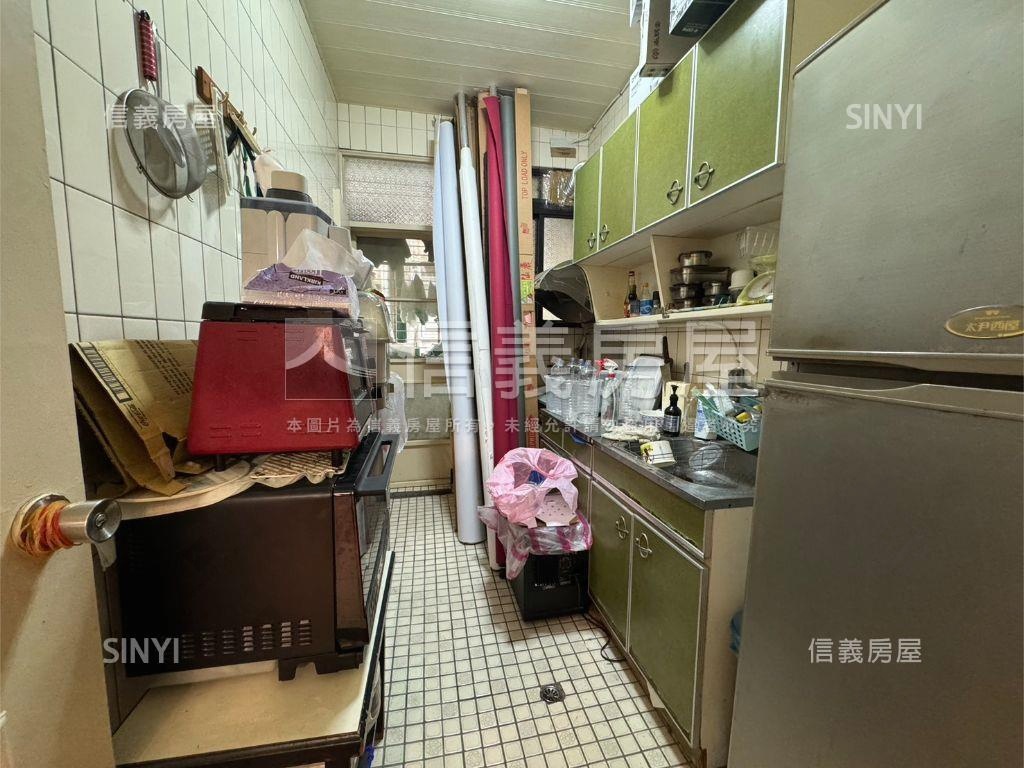 信義區國泰方正宅房屋室內格局與周邊環境