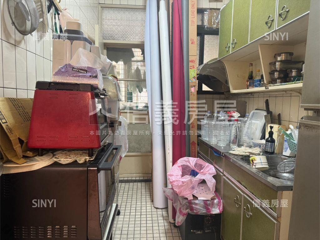 信義區國泰方正宅房屋室內格局與周邊環境