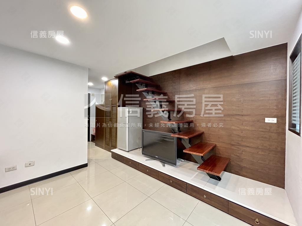專任三樓俠客樹梢採光戶房屋室內格局與周邊環境