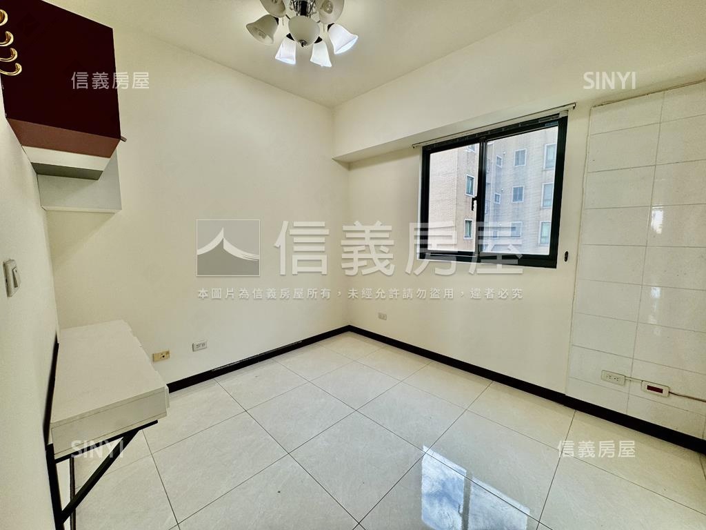 ＧＯＬＦ面公園四房雙車位房屋室內格局與周邊環境