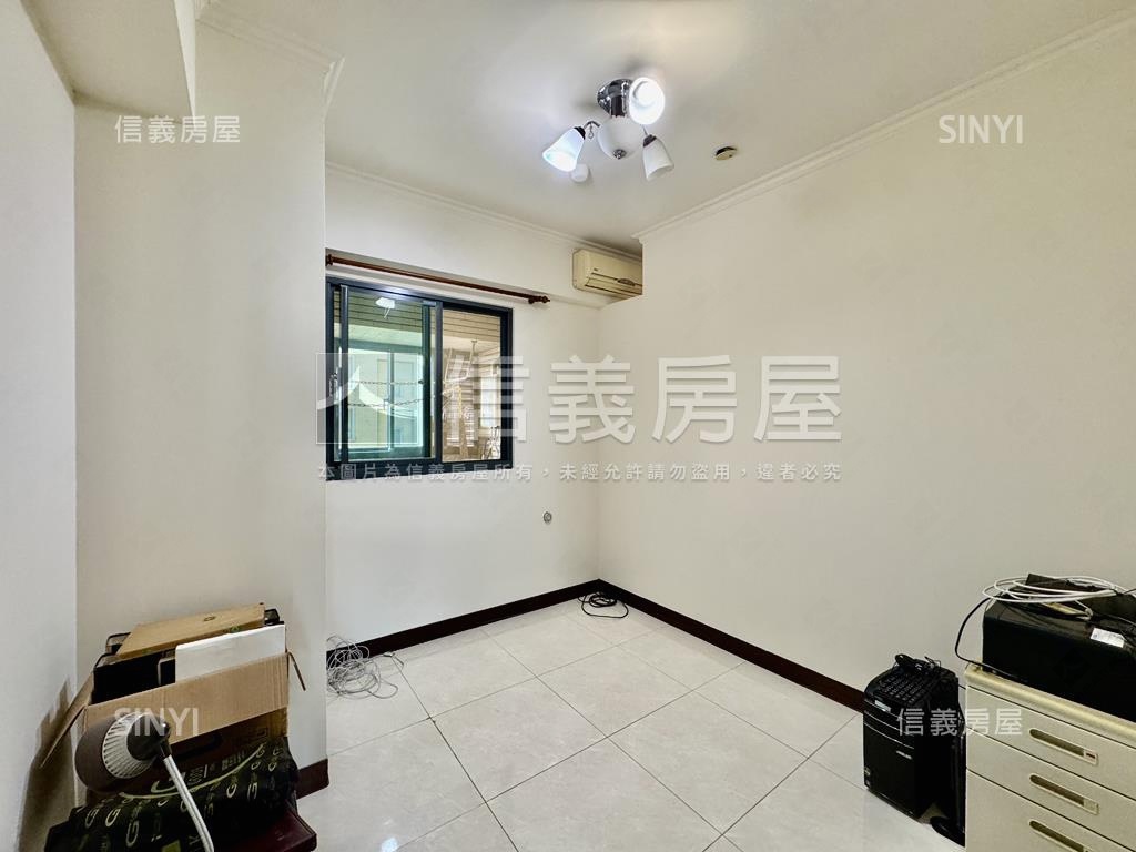 ＧＯＬＦ面公園四房雙車位房屋室內格局與周邊環境