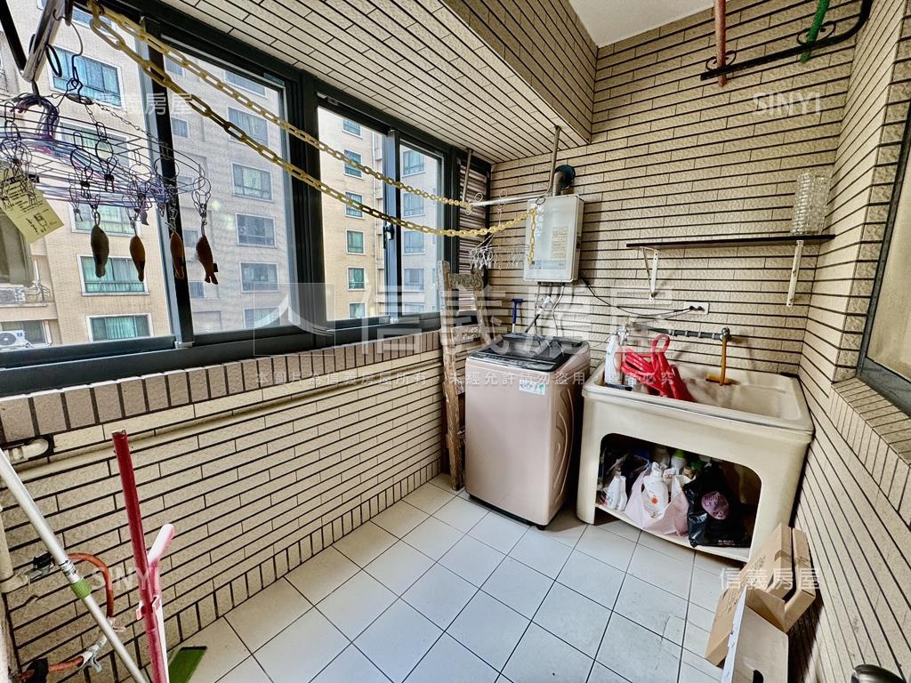 ＧＯＬＦ面公園四房雙車位房屋室內格局與周邊環境