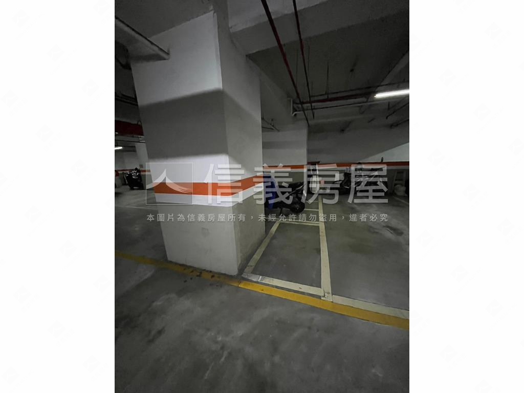 ＧＯＬＦ面公園四房雙車位房屋室內格局與周邊環境