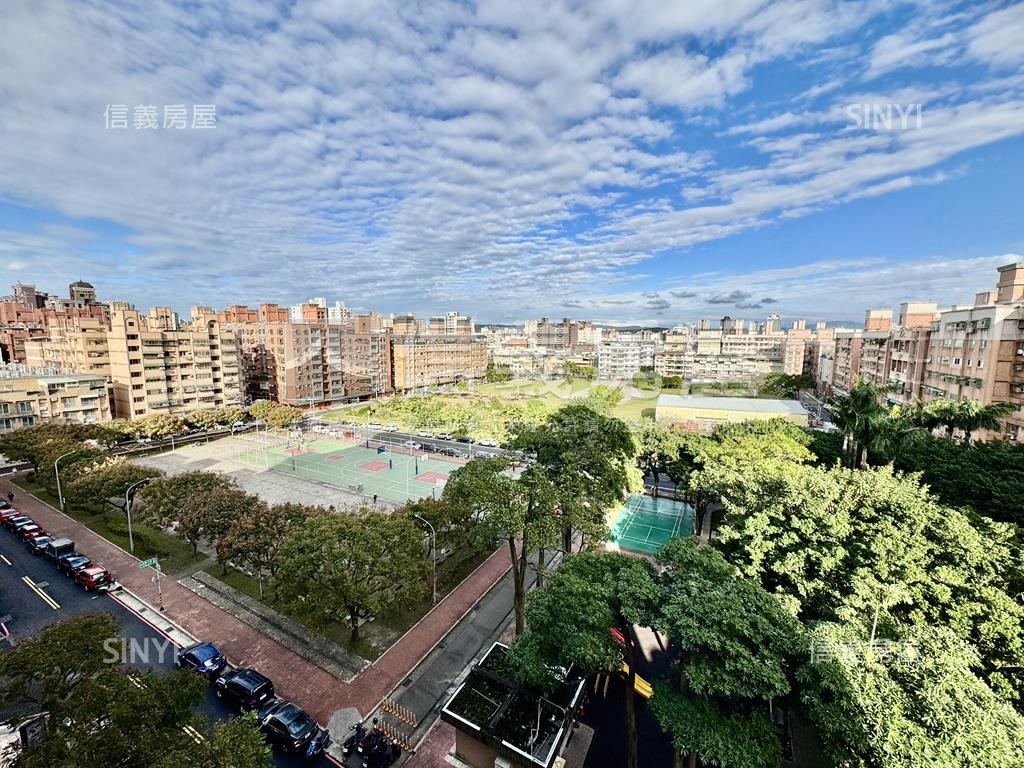 ＧＯＬＦ面公園四房雙車位房屋室內格局與周邊環境