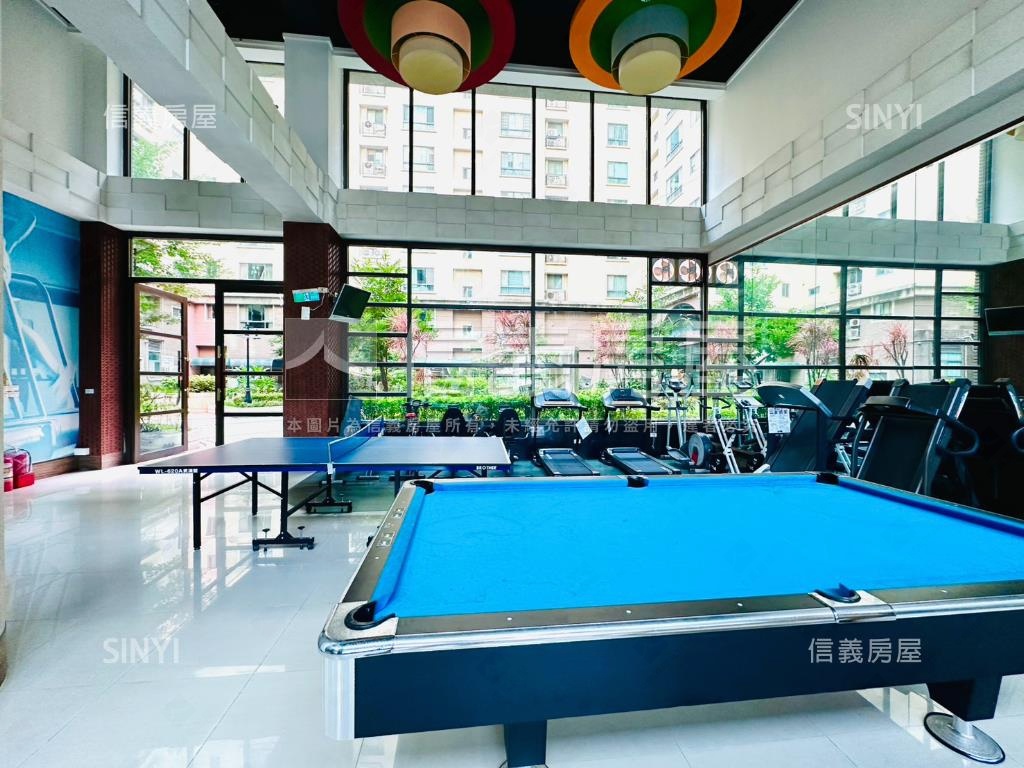 ＧＯＬＦ面公園四房雙車位房屋室內格局與周邊環境