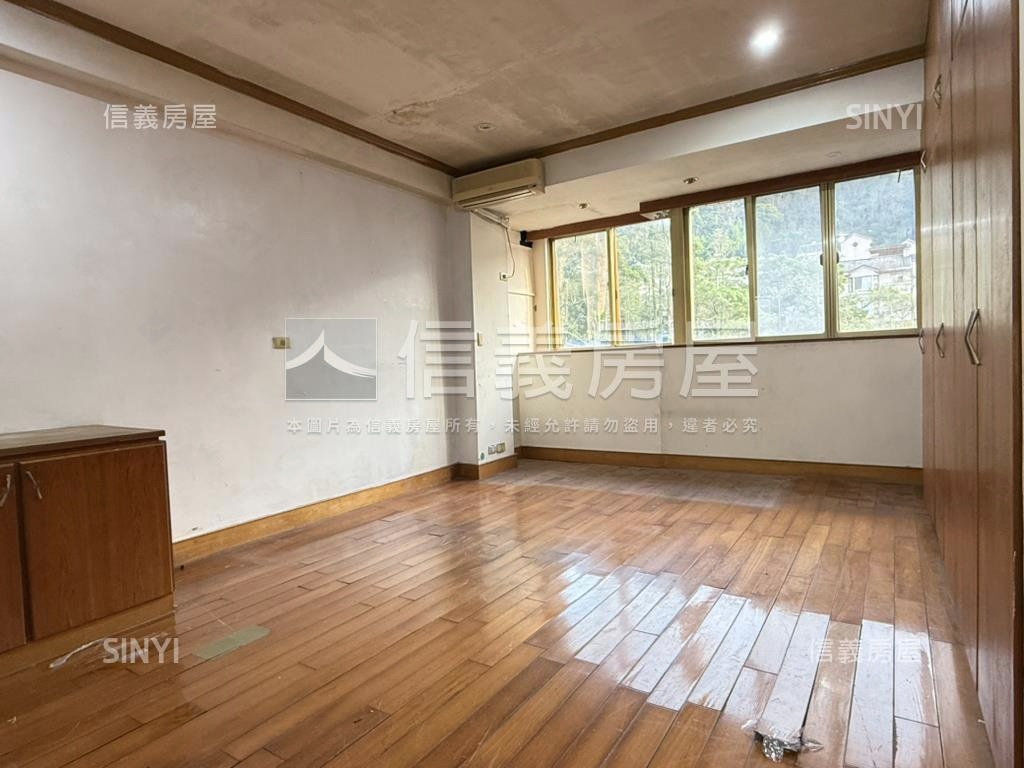 大學詩鄉樓中樓房屋室內格局與周邊環境