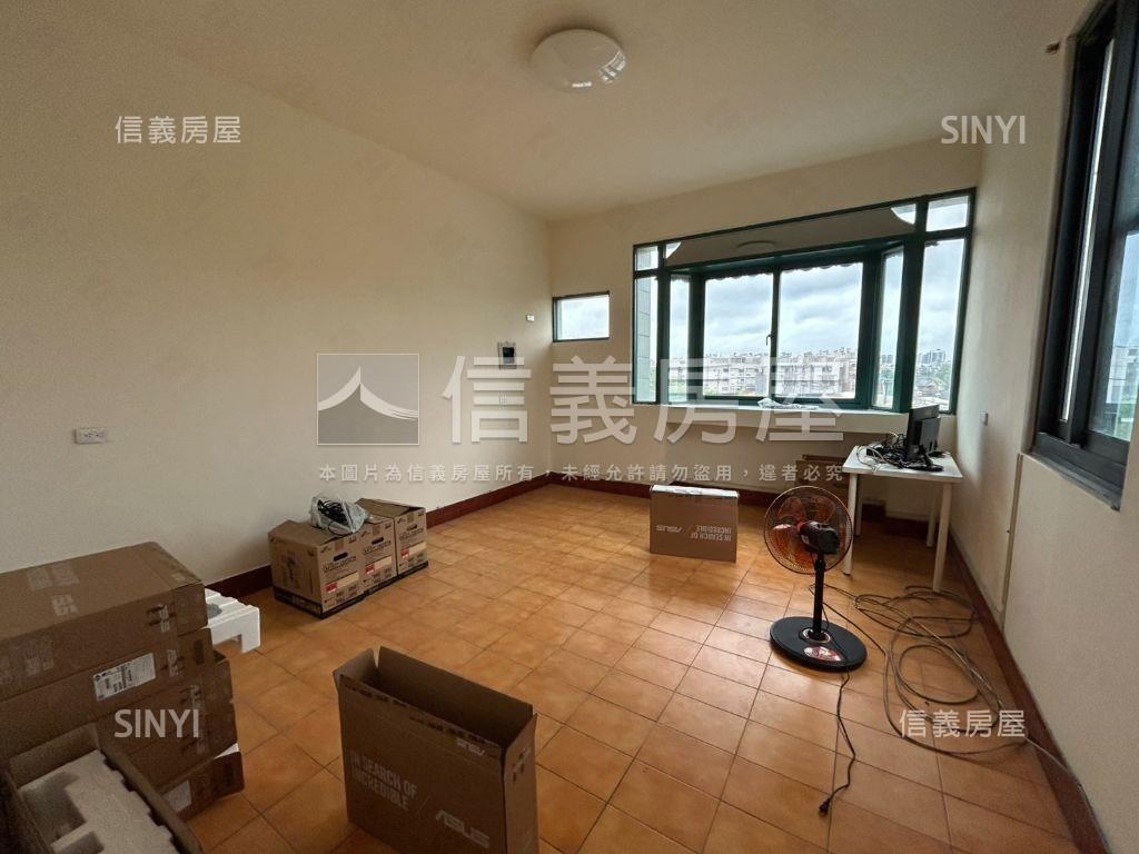 鳳山國中捷運正路邊間透店房屋室內格局與周邊環境