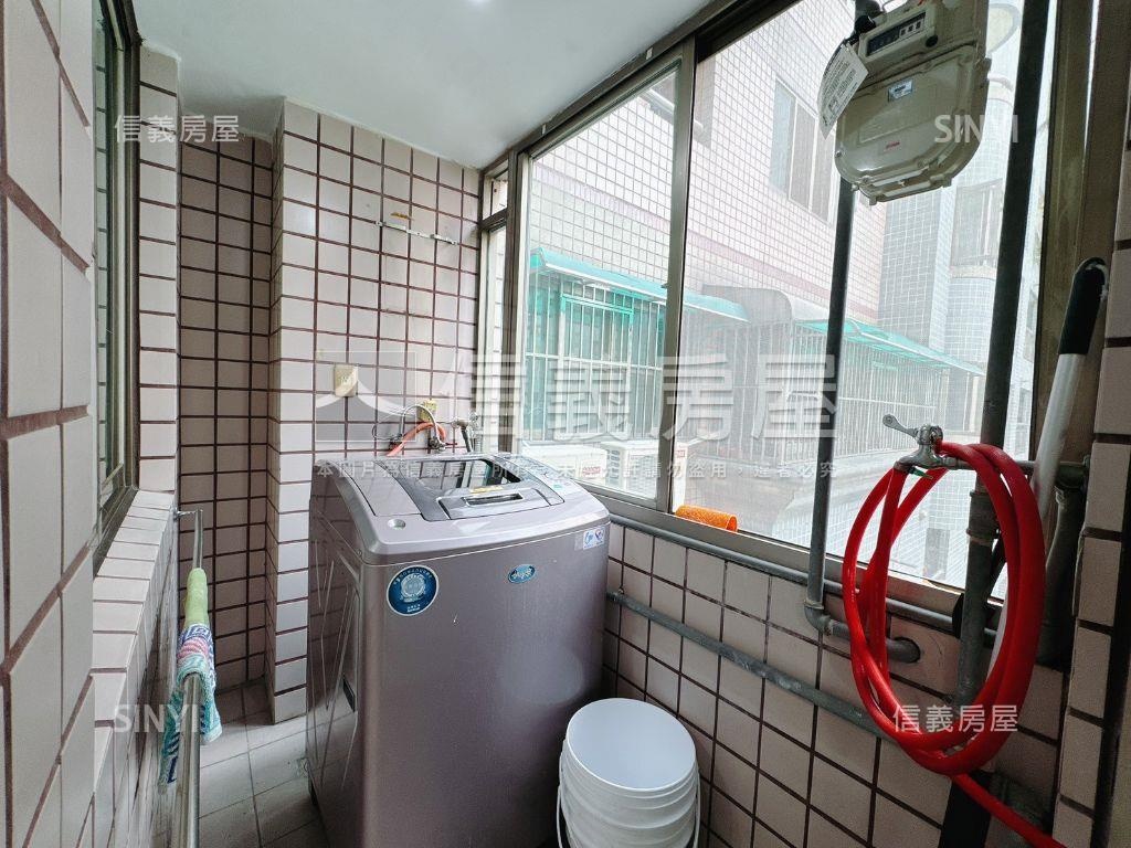 由鉅建設！南屯大三房平車房屋室內格局與周邊環境