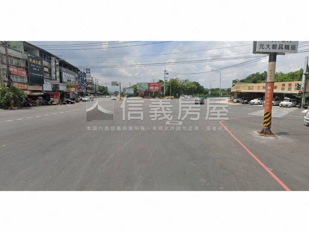 中興新村五叉路口角地房屋室內格局與周邊環境