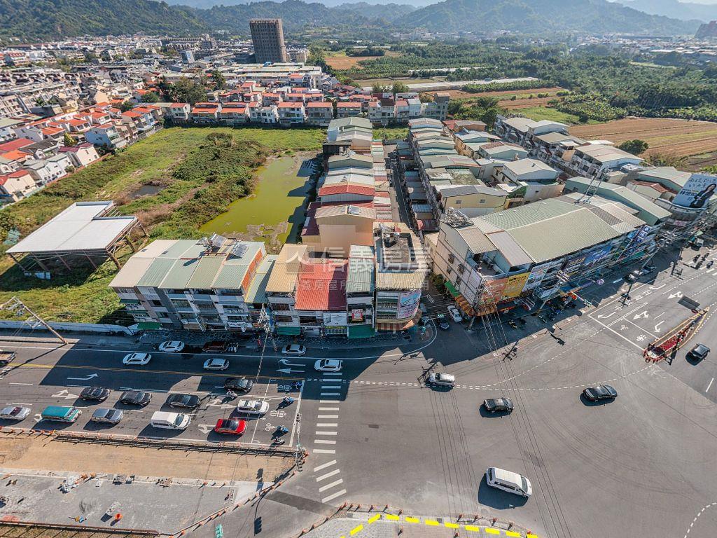 中興新村五叉路口黃金角地房屋室內格局與周邊環境