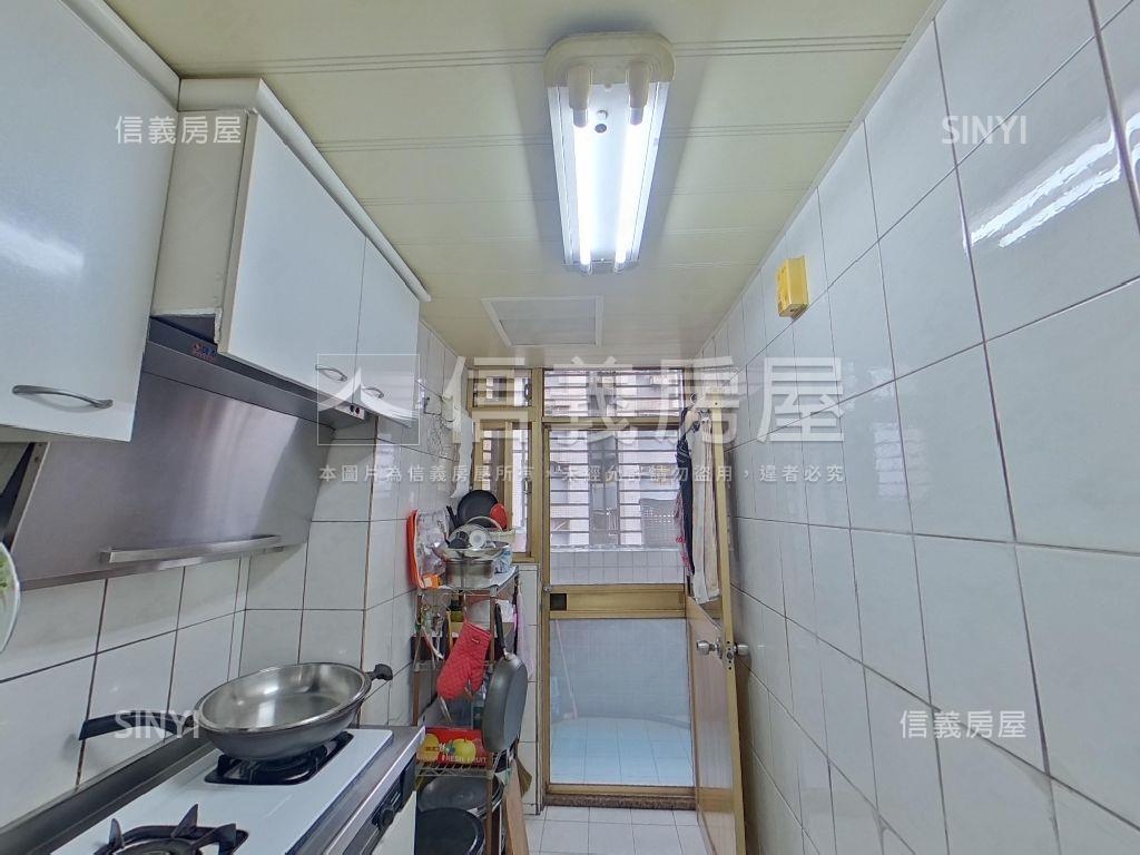 亞東站ＴＰＡＲＫ三房車位房屋室內格局與周邊環境