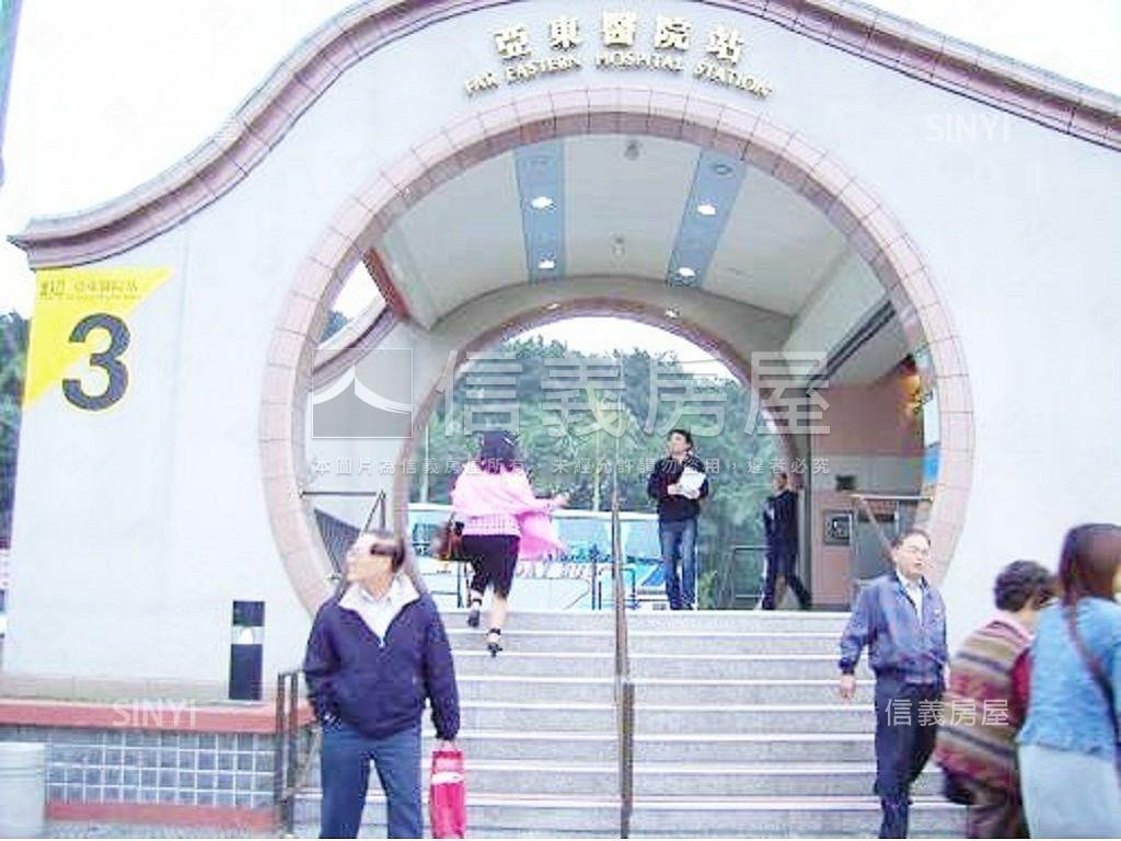 亞東站ＴＰＡＲＫ三房車位房屋室內格局與周邊環境