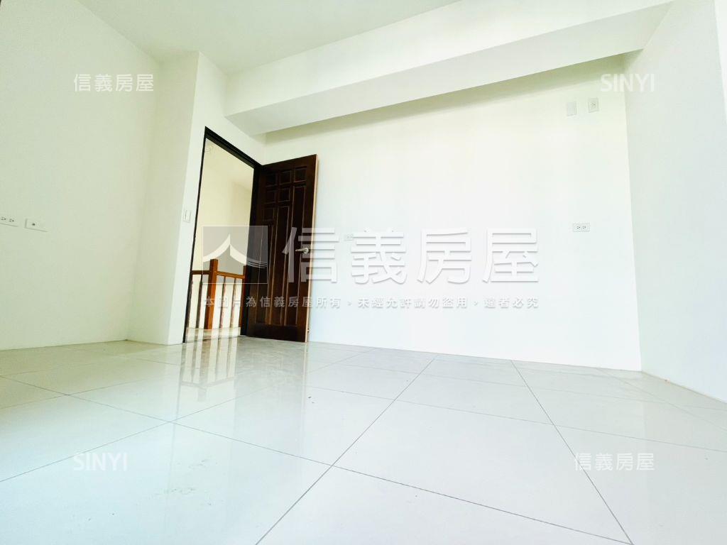 鴻茂富匯大面寬五房美墅房屋室內格局與周邊環境