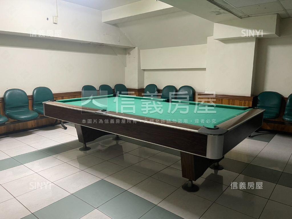 名峰天下景觀三房坡平車位房屋室內格局與周邊環境