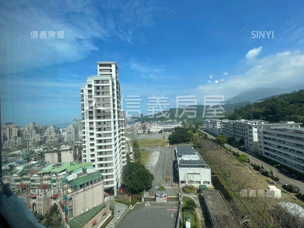 名峰天下景觀三房坡平車位房屋室內格局與周邊環境