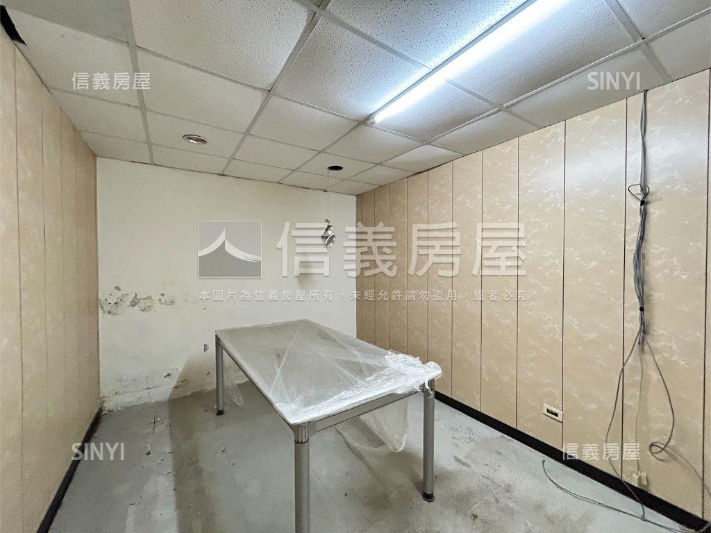 民族頂加大空間房屋室內格局與周邊環境