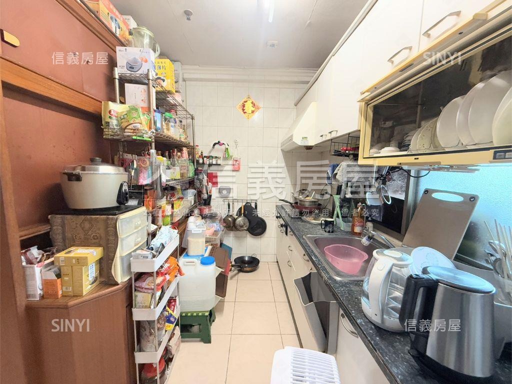 三鐵共構異國風情宅房屋室內格局與周邊環境