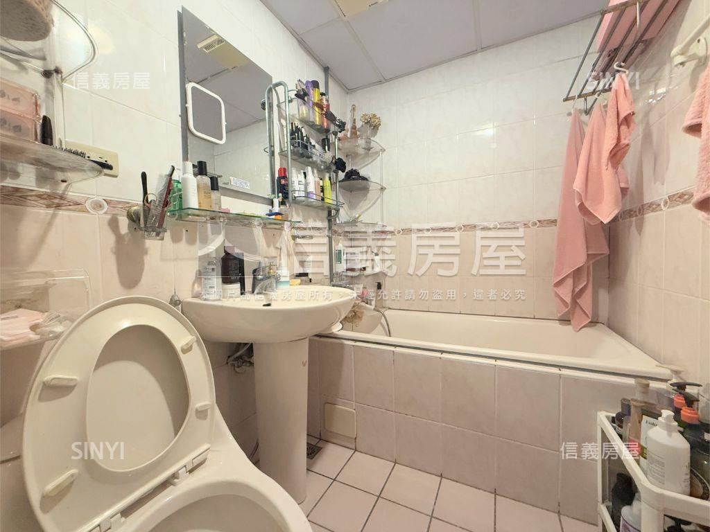 三鐵共構異國風情宅房屋室內格局與周邊環境