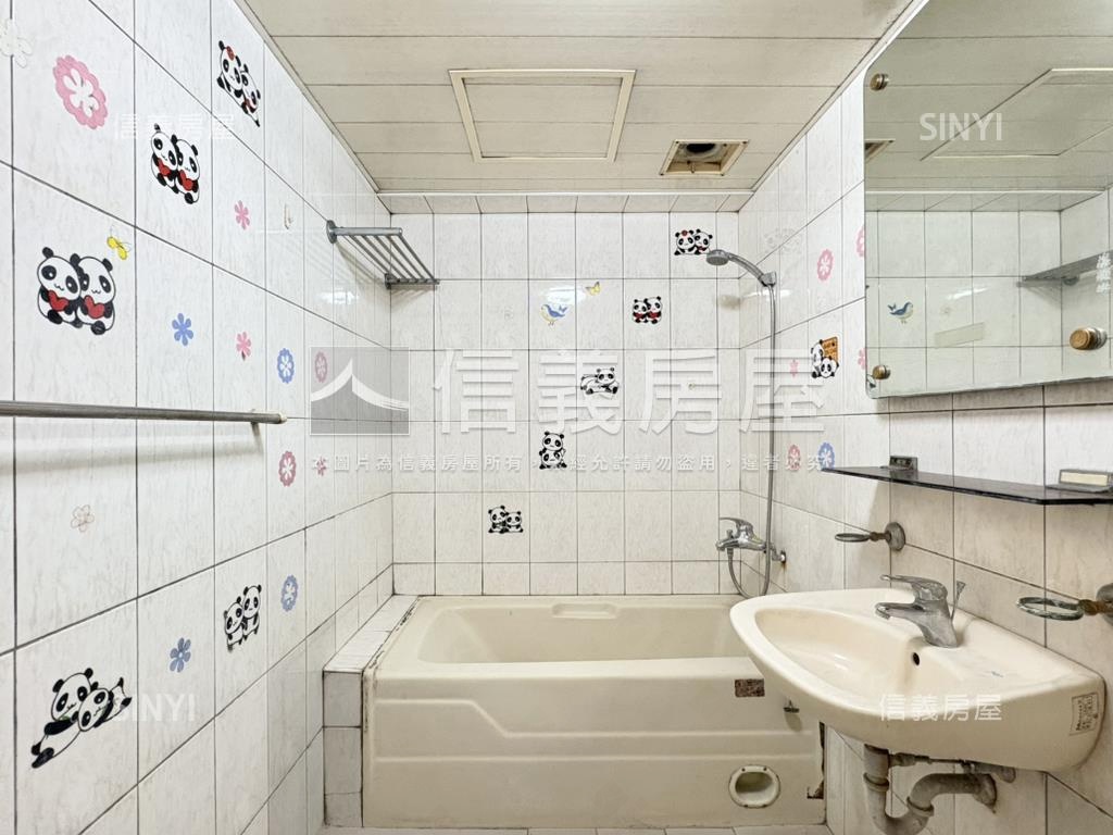 北區雙陽台方正大三房平車房屋室內格局與周邊環境