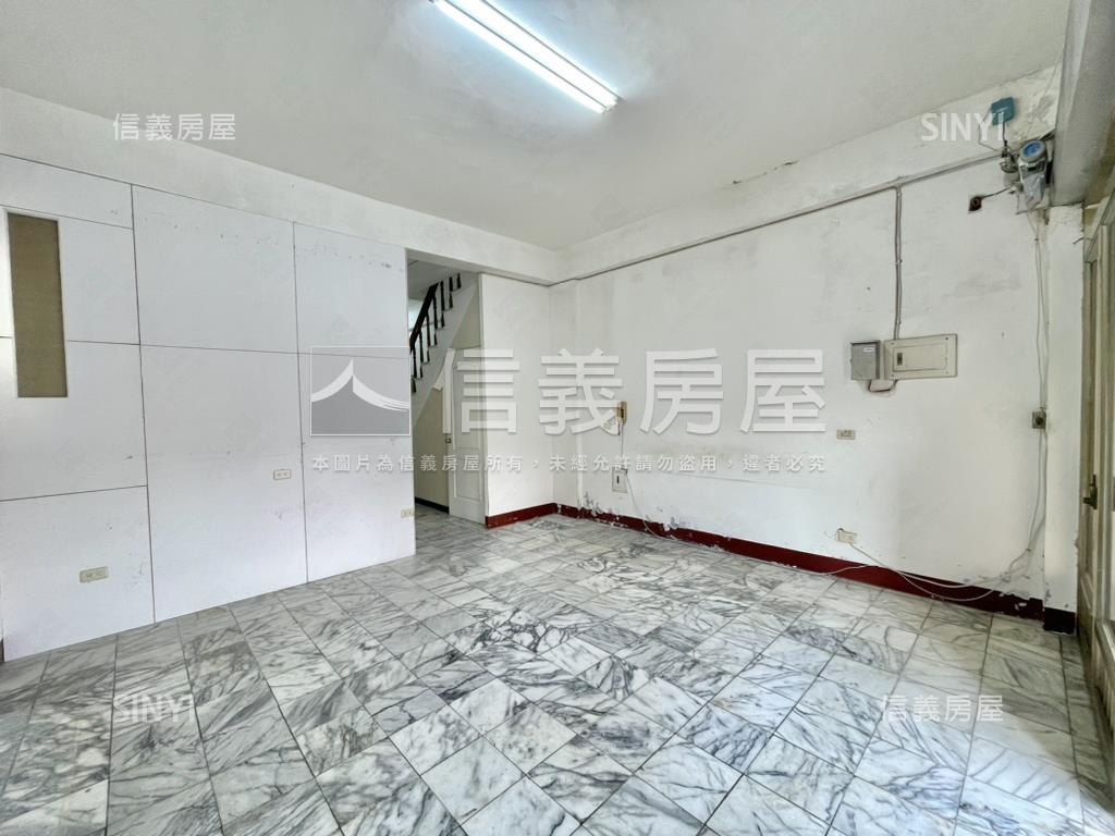 安南近小學小資成家透天房屋室內格局與周邊環境