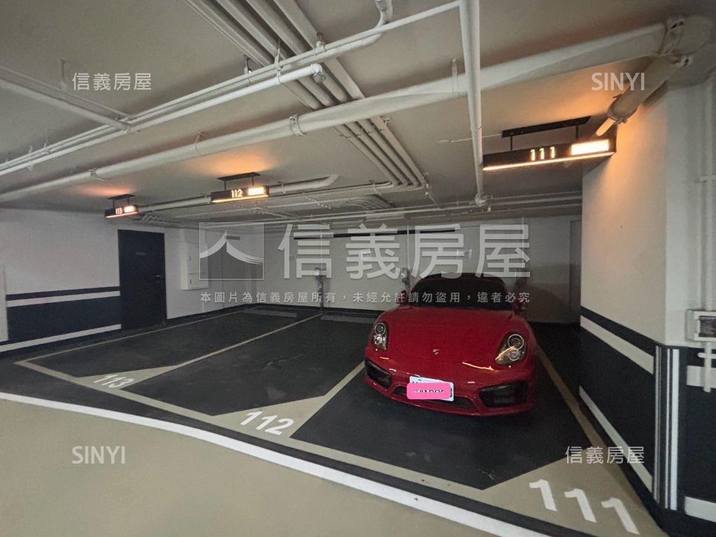 西區鉅陞博舍精裝２房平車房屋室內格局與周邊環境