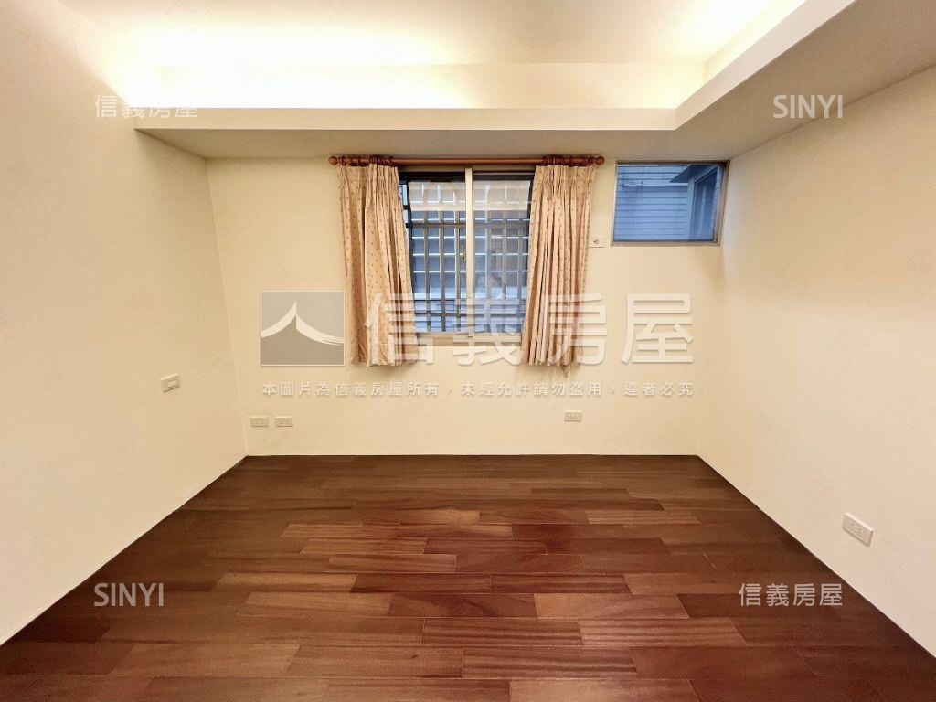 中央新村邊間明亮３房車位房屋室內格局與周邊環境