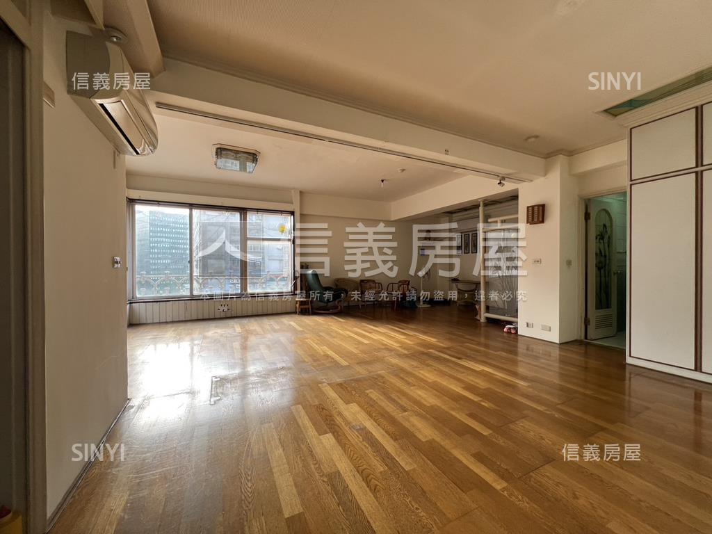 近捷運邊間香格里拉房屋室內格局與周邊環境