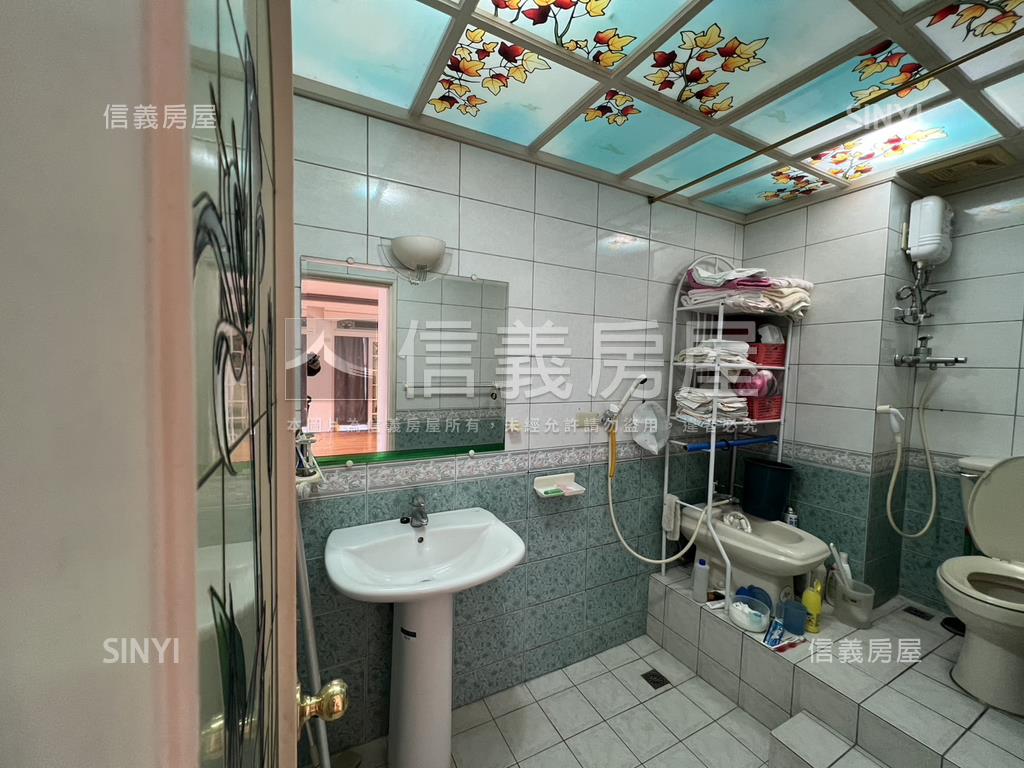 近捷運邊間香格里拉房屋室內格局與周邊環境