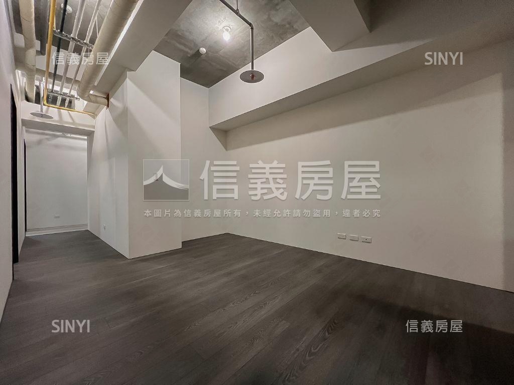 國泰層峰氣勢磅礡房屋室內格局與周邊環境