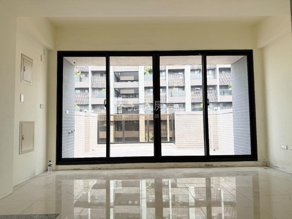 近漢神百貨加蓋電梯店住房屋室內格局與周邊環境
