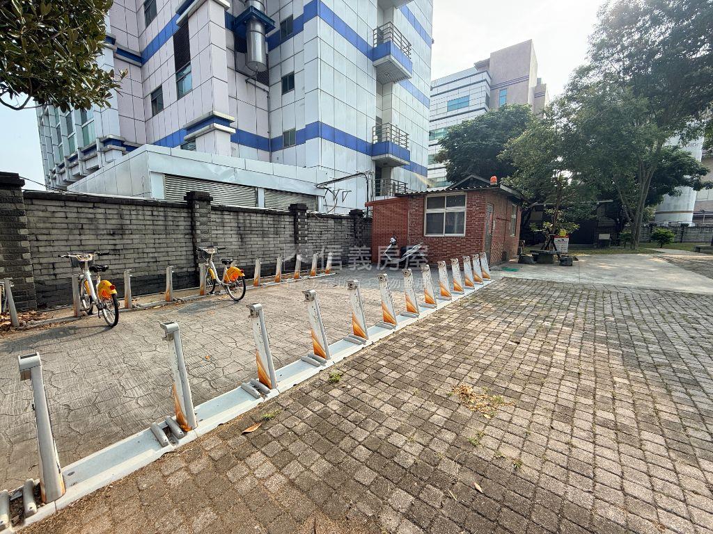 近漢神百貨加蓋電梯店住房屋室內格局與周邊環境