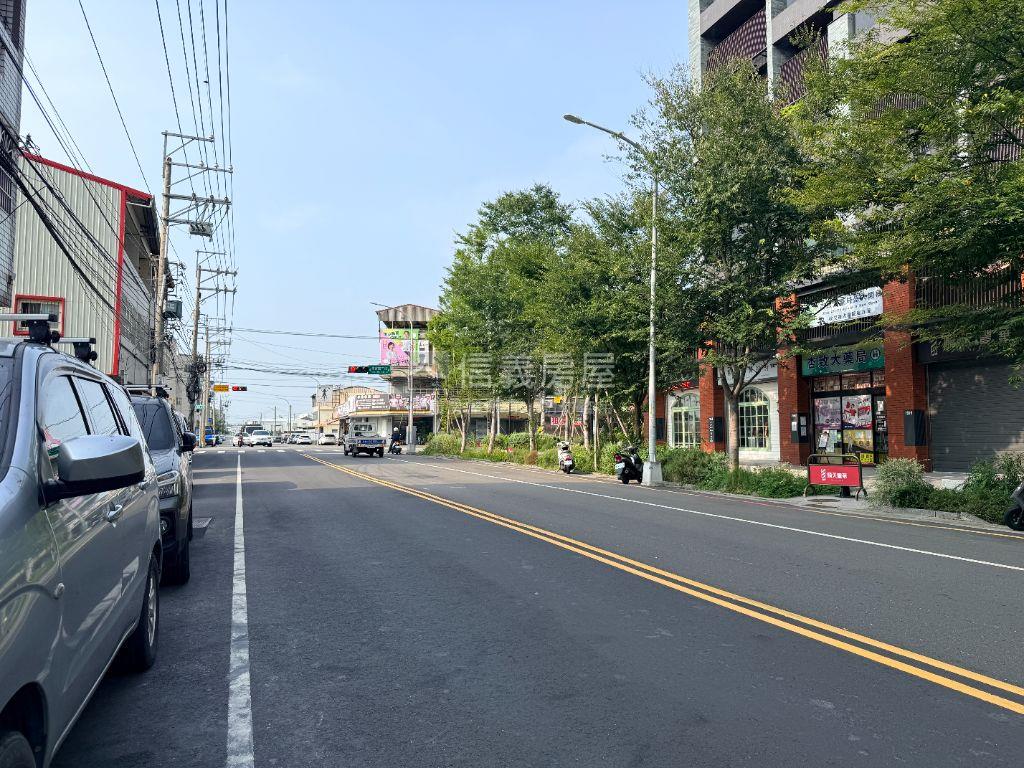 近漢神百貨加蓋電梯店住房屋室內格局與周邊環境